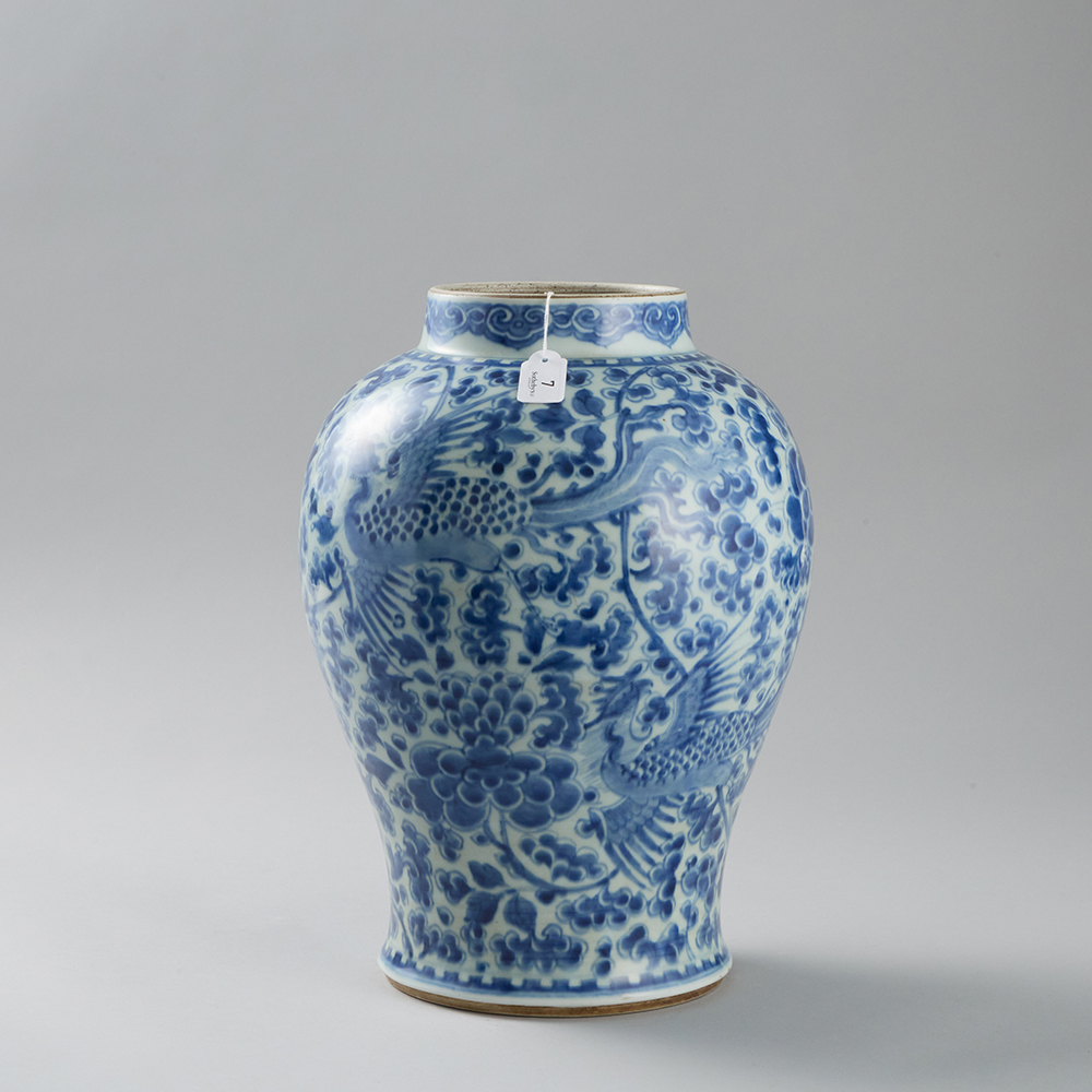 Lot1005 blue and white 'phoenix' vase 18th century