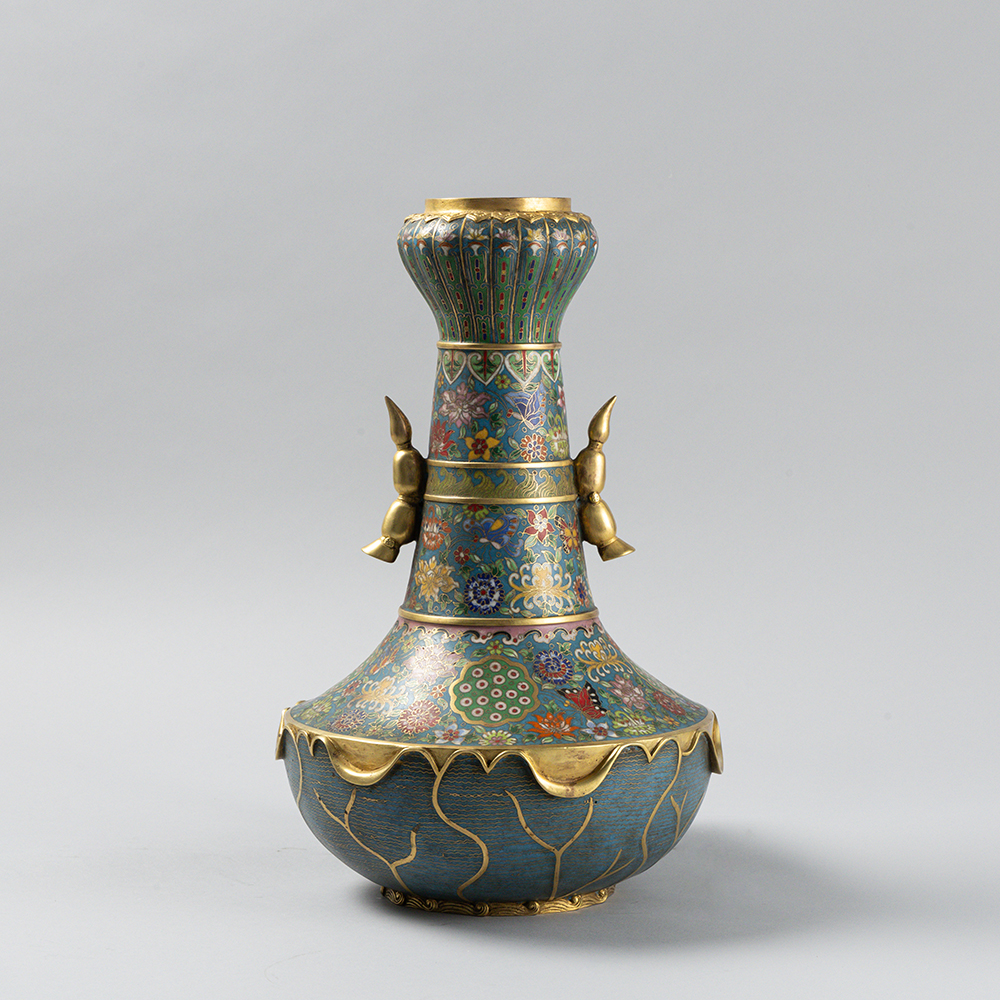 Lot3001 An Exquisite Gilt Bronze Cloisonne Flower Pattern Vase Qing Dynasty, Qianlong Four-character Mark & Period(1735-1796)