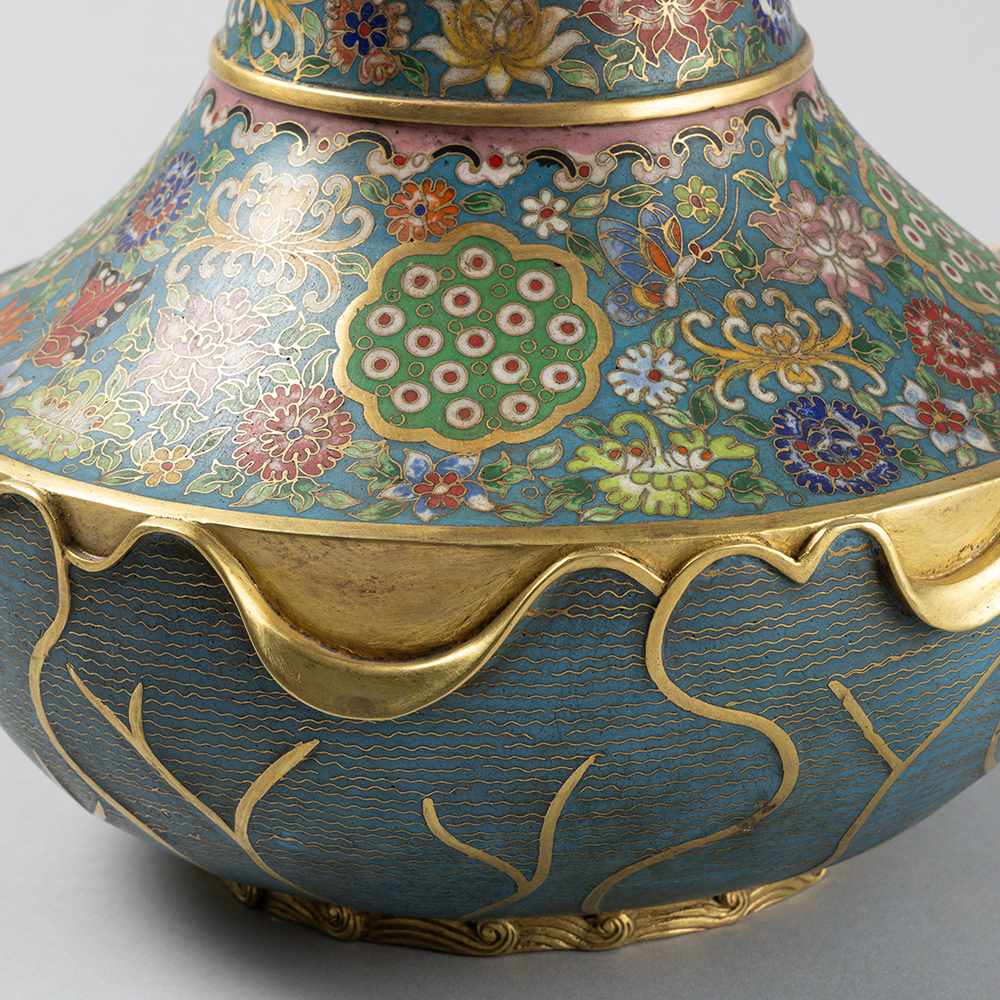 Lot3001 An Exquisite Gilt Bronze Cloisonne Flower Pattern Vase Qing Dynasty, Qianlong Four-character Mark & Period(1735-1796)