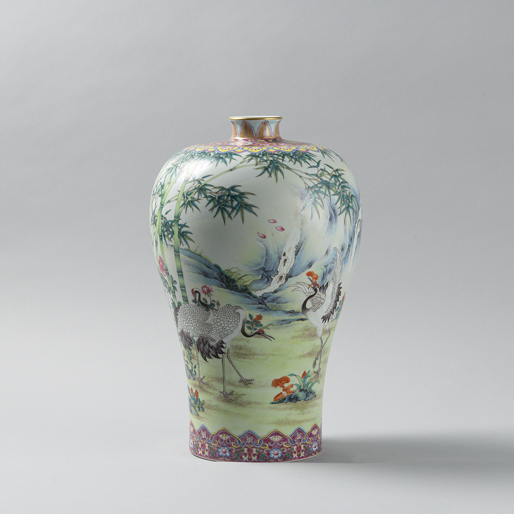 Lot1020 A Precious Famille-Rose Bamboo and Crane Pattern Vase Qing Dynasty,Yongzheng Six-character& period(1722-1735)