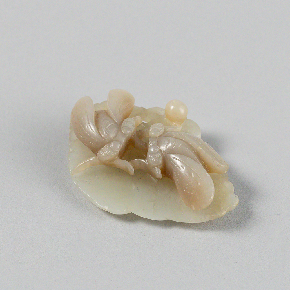 Lot2007 WHITE AND PALE BROWN JADE ‘CICADAS ON LEAF PENDANT Qing Dynasty (18th – 19th)