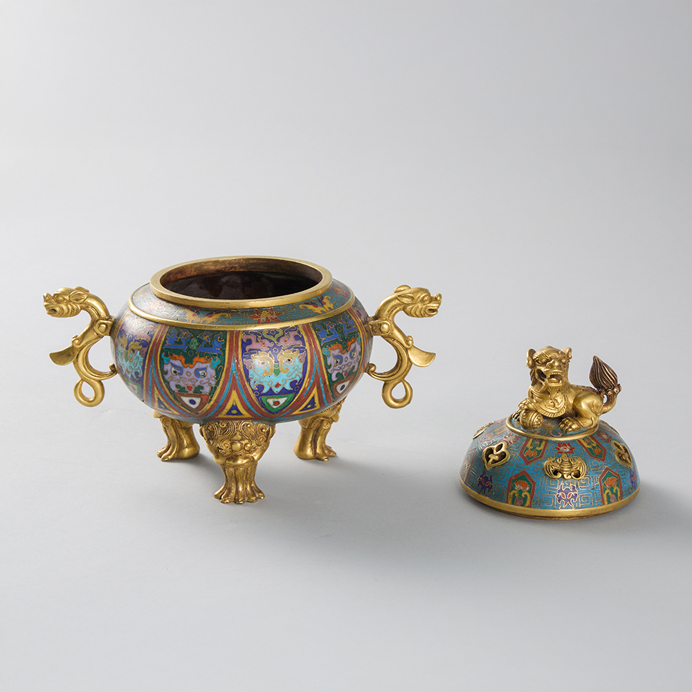 Lot3006 An Exquisite Gilt Bronze Cloisonne Beast-Face Pattern Double-Ears and Tripod Censer  Qing Dynasty, Qianlong Four-character Mark & Period(1735-1796)