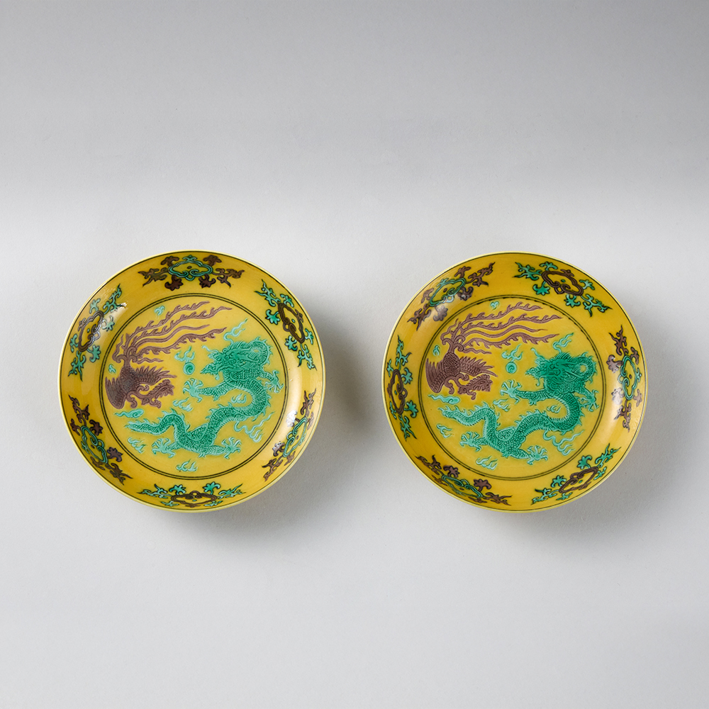 Lot1035 A SET OF TRICOLOR PORCELAIN SAUCERS Qianlong six-character mark, but later(20th century)