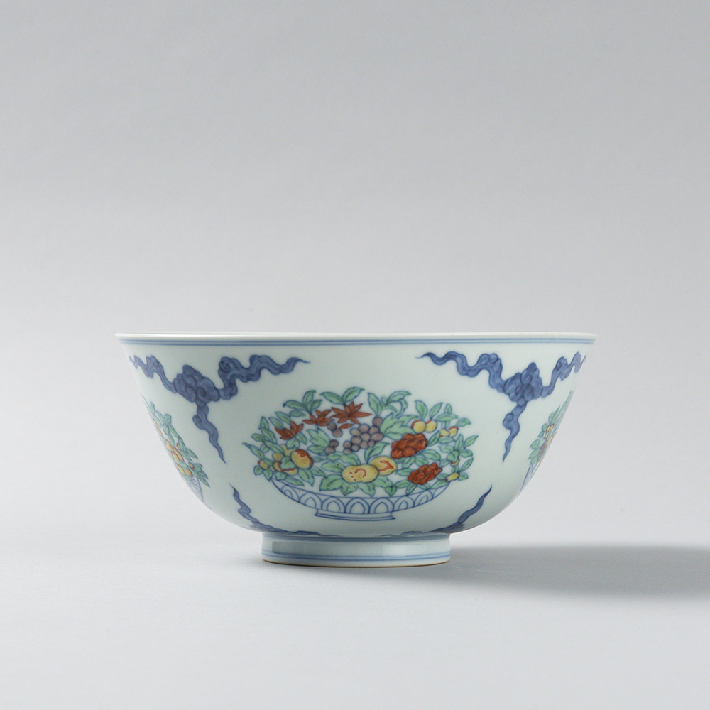 Lot1047 A CONTRASTING-COLOR PORCELAIN BOWL  Ming dynasty Chenghua Mark & Period(1465-1487)