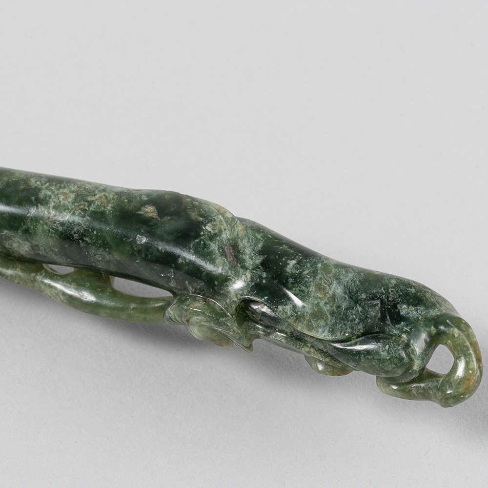 Lot2011 A SPINACH-GREEN JADE ‘LINGZHI AND LOTUS’ RUYI SCEPTER QING DYNASTY Qianlong Period(1735-1796)