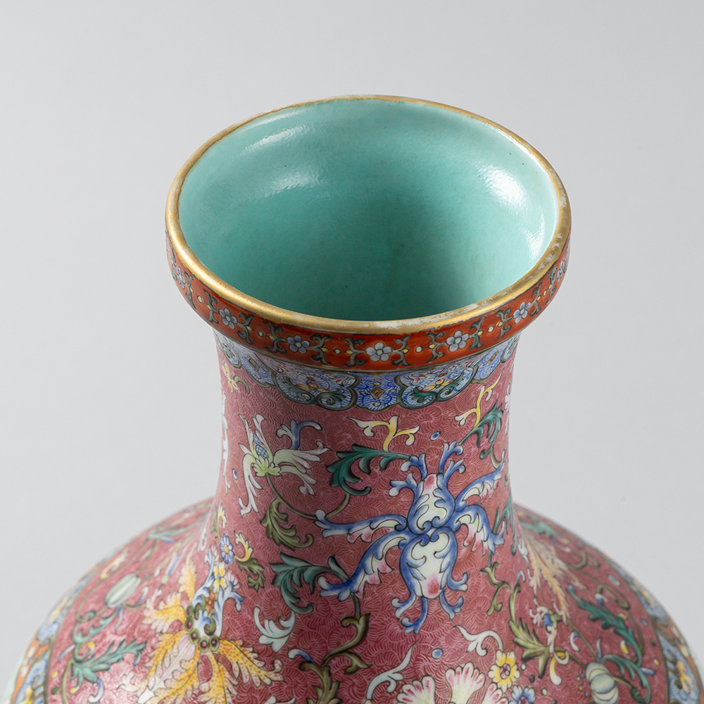 Lot1056 A PORCELAIN BOTTLE, WITH LANDSCAPE DESIGN  (QIANLONG PERIOD 1736-1795)