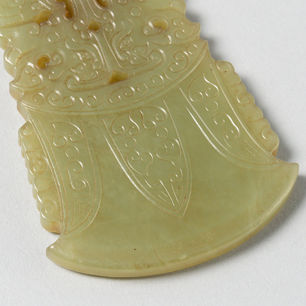 Lot2020 Yellow Jade Dragon Pattern Brand  Qing Dynasty (1616-1912)