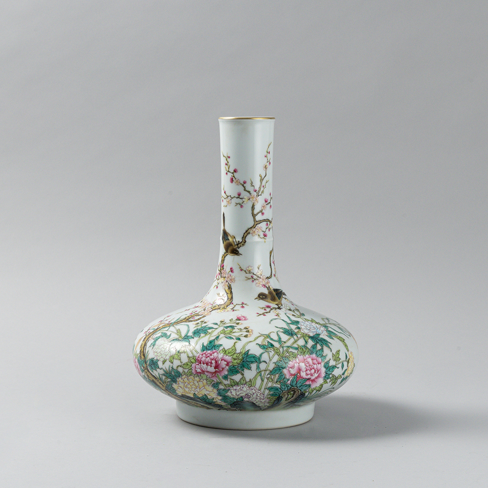 Lot1062 A Rare Famille-Rose Painted Gold Flower and Bird Pattern Vase,with poem,With Silk Vertical Scroll In. Qing dynasty YongZheng Mark & Period(1723-1735)