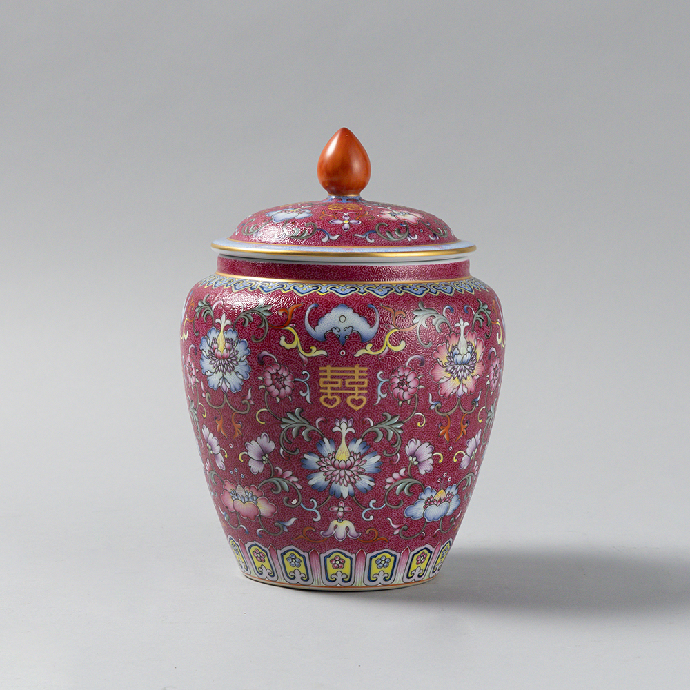 Lot1074 A Exquisite Ruby Red-Glazed Flower Pattern Cover Jars Qing Dynasty,Qianlong Six-character Mark & Period 1736-1795)